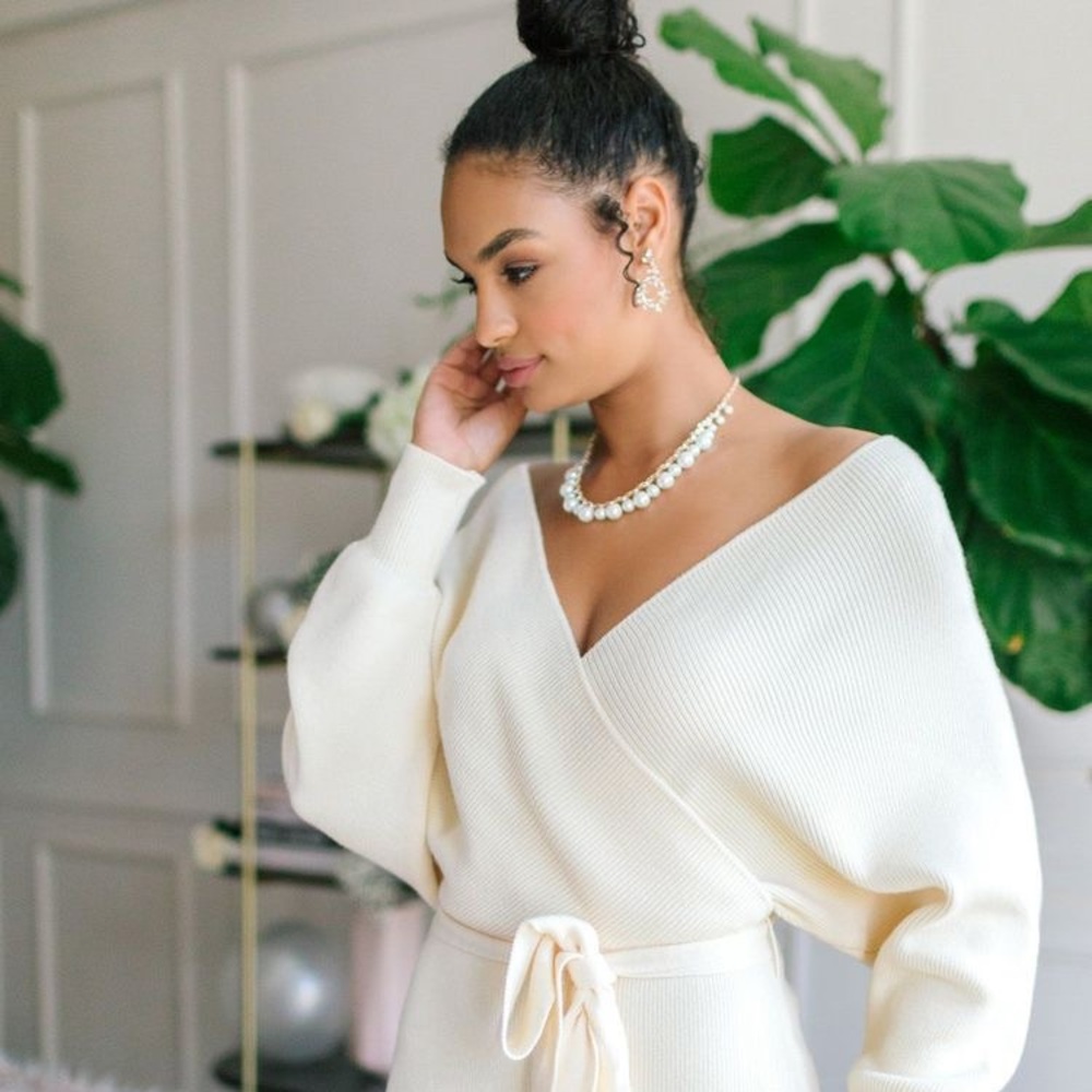 O. Vianca Plain Wrap long Sleeve Cream Sweater Dress Size Small